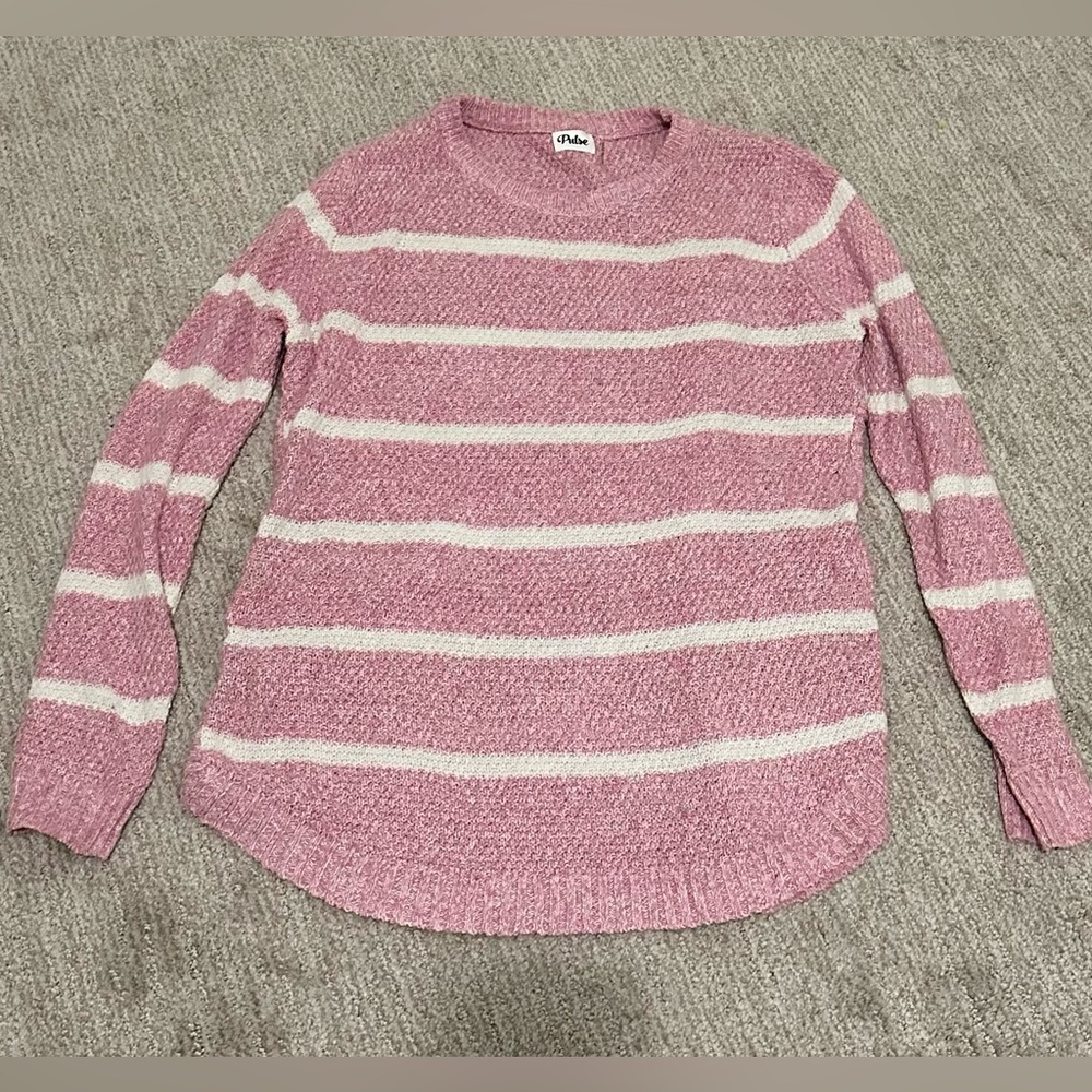Women’s pink and white striped sweater size medium excellent used condition